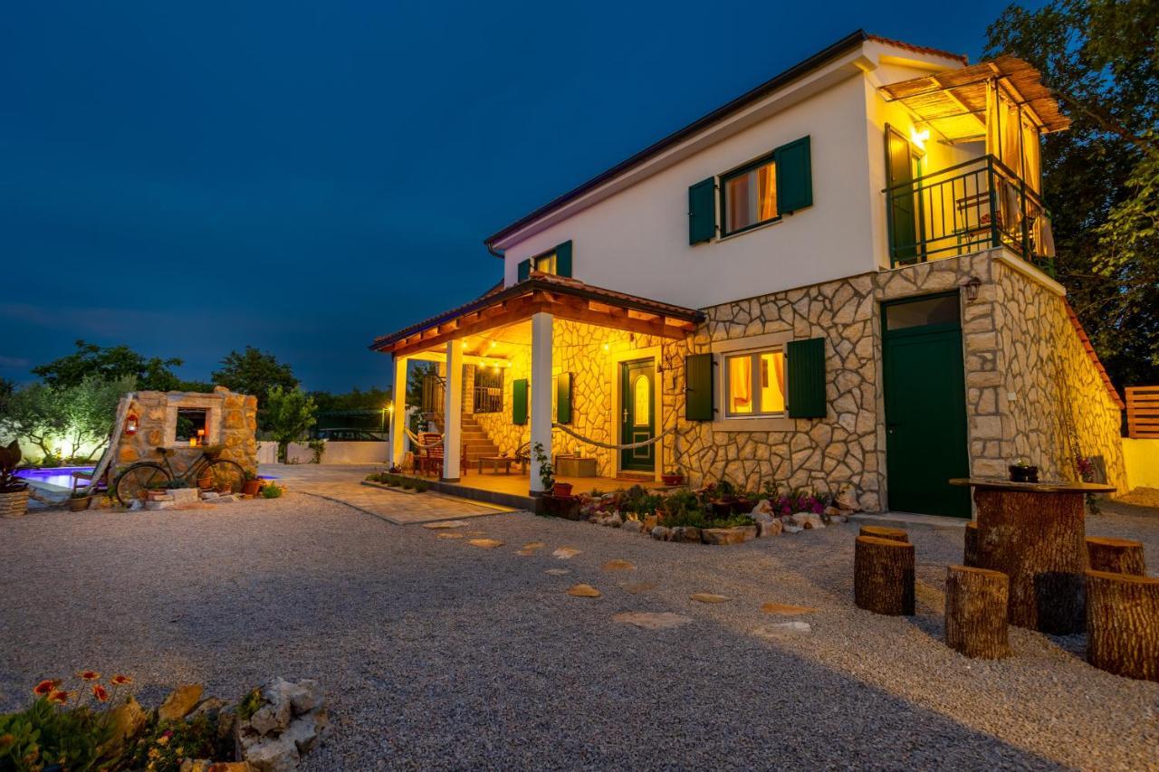 Villa Adastra Малинска Экстерьер фото
