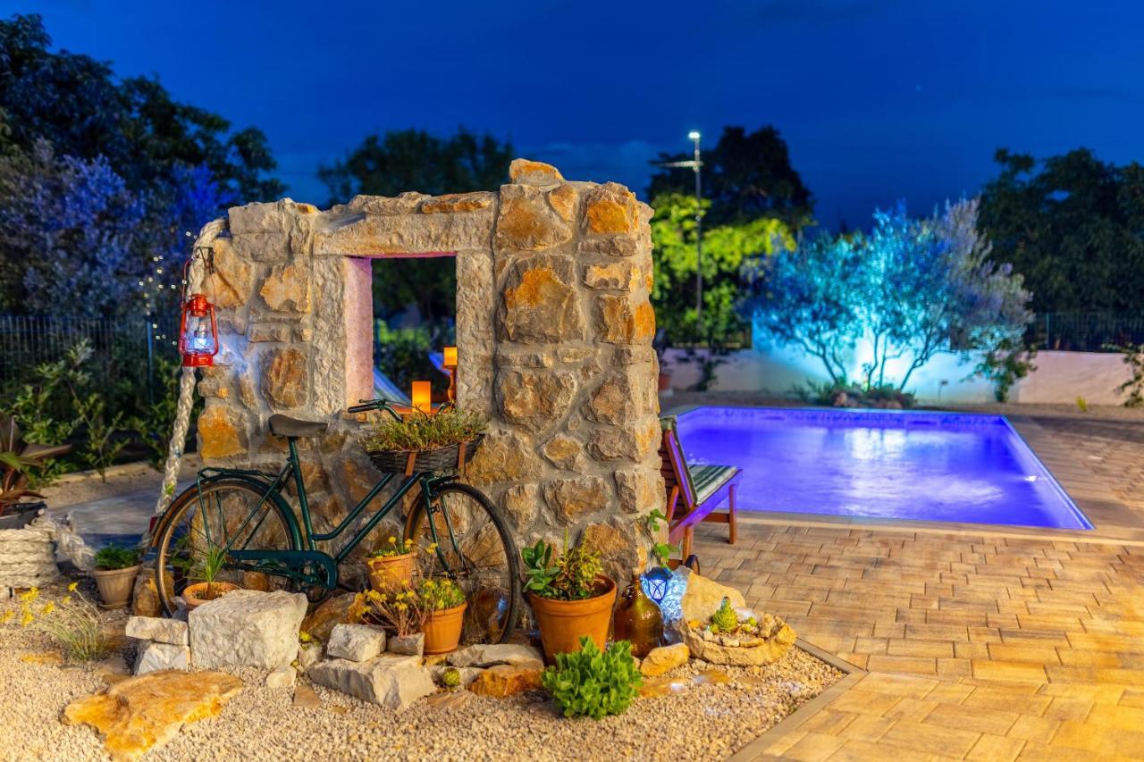 Villa Adastra Малинска Экстерьер фото