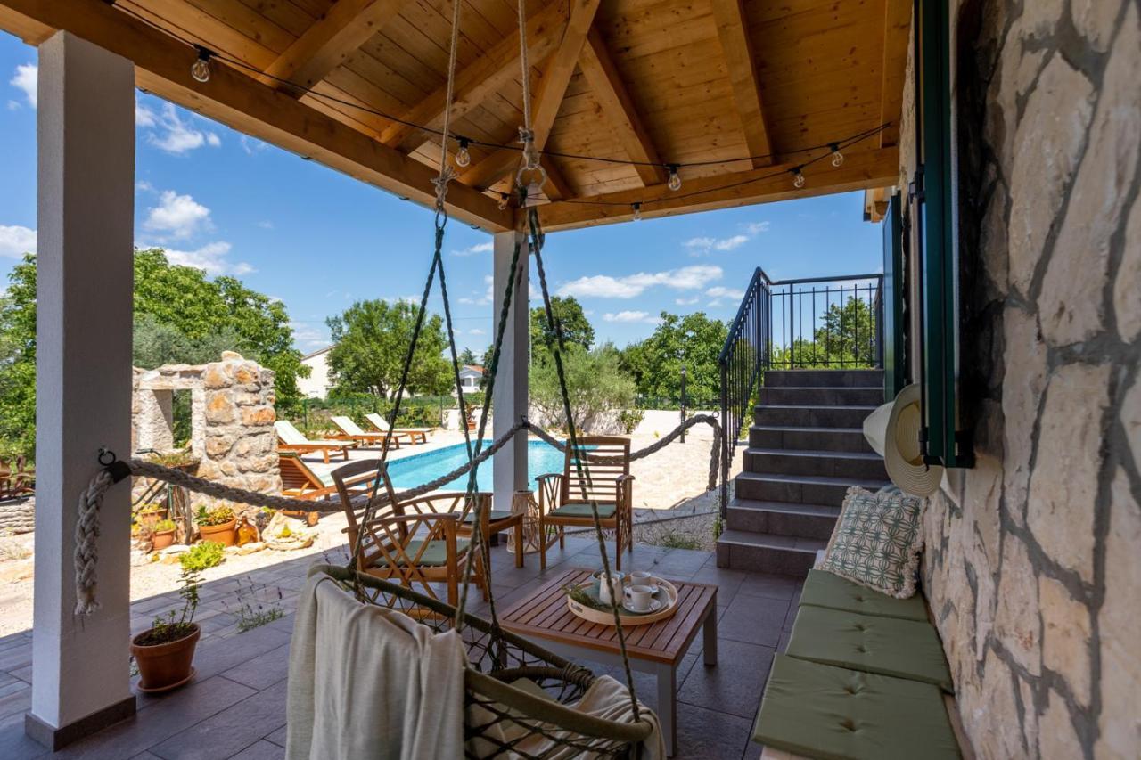 Villa Adastra Малинска Экстерьер фото